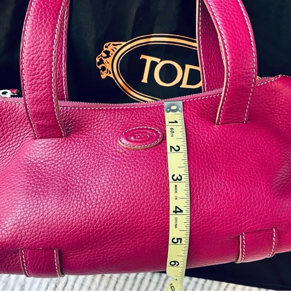 Tod's Fuchsia Leather Shoulder Bag - Picture 9 of 11